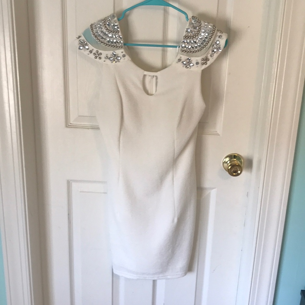 Sabo Skirt white formal dress. New w/out tags.